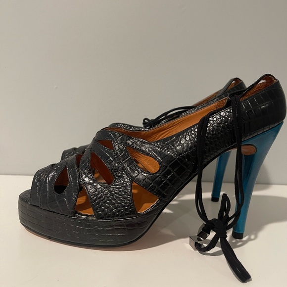 Platform heels woman, leather 
Hand made shoe. - Picture 1 of 2